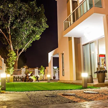R Residence Jelutong Buitenkant foto