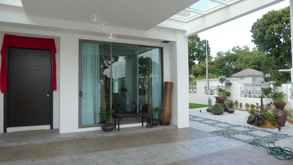 R Residence Jelutong Buitenkant foto